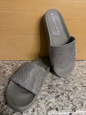 New with tags. Gianni Bini crystal flats
